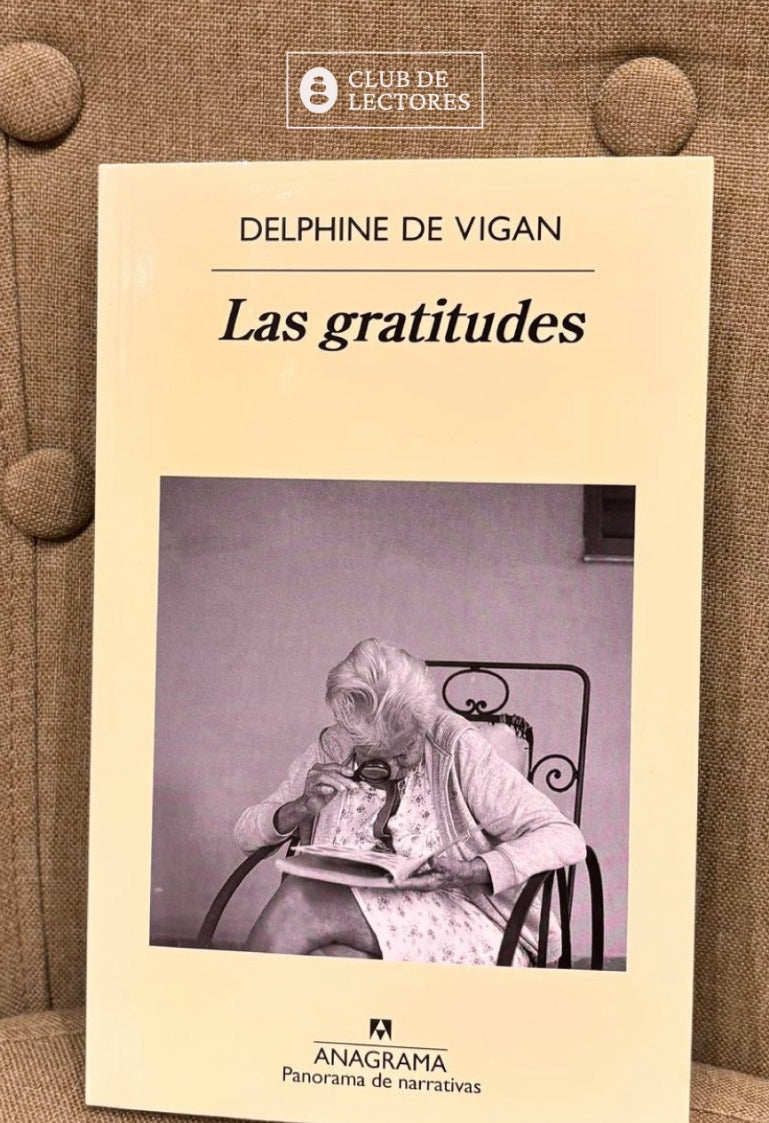Una mesa de libros elegida a mano
